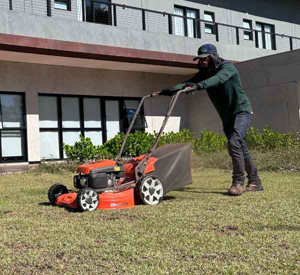 Carrossel-Paraiso-Paisagismo-Jardinagem-Manutenção-equipe-especializada-equipamentos-de-ponta-06